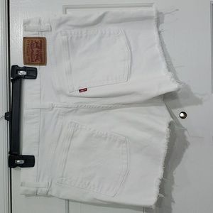 Levi's High Rise White Denim Shorts w/ Frayed Edges Size 32